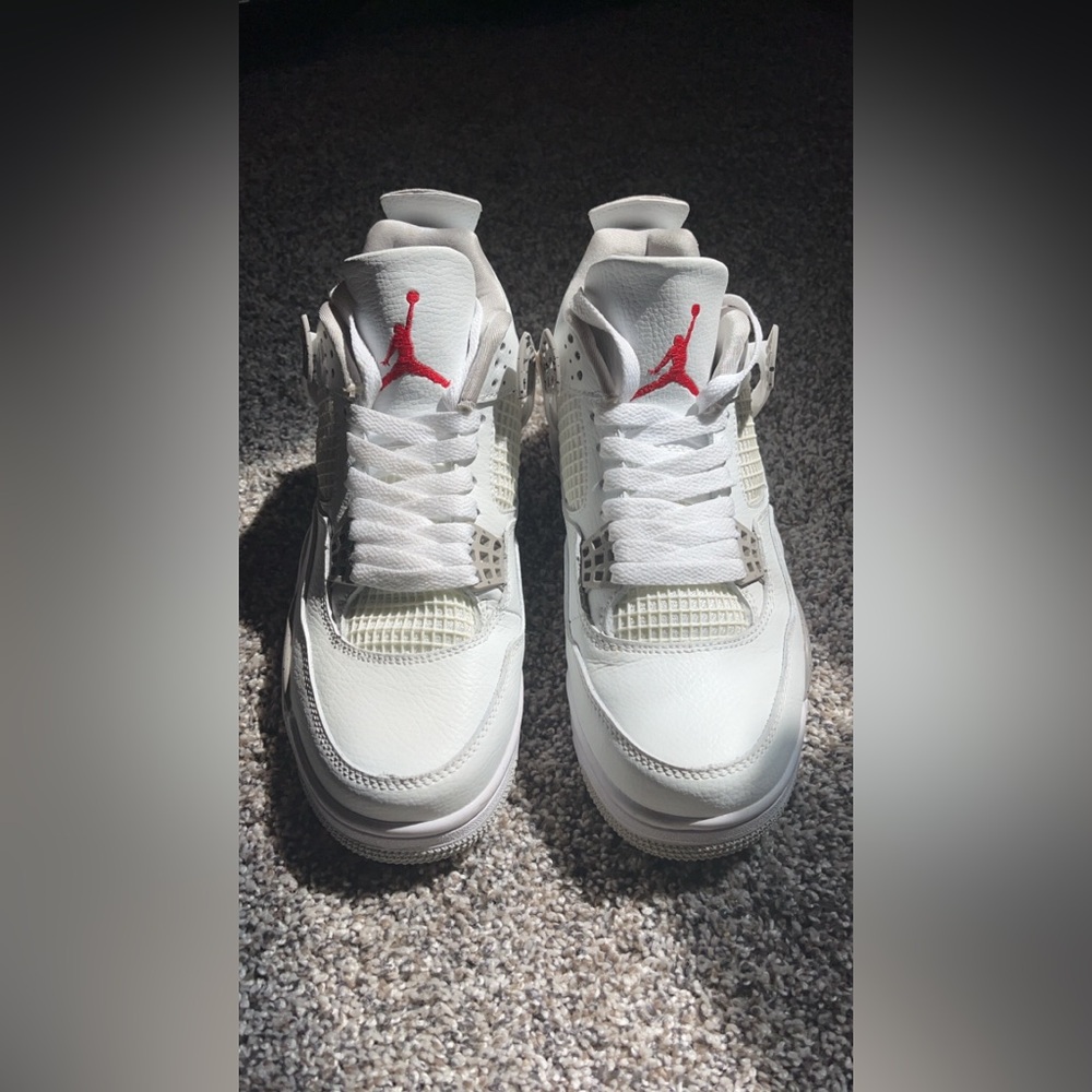 Air Jordan 4s   $155    Size:Mens 8